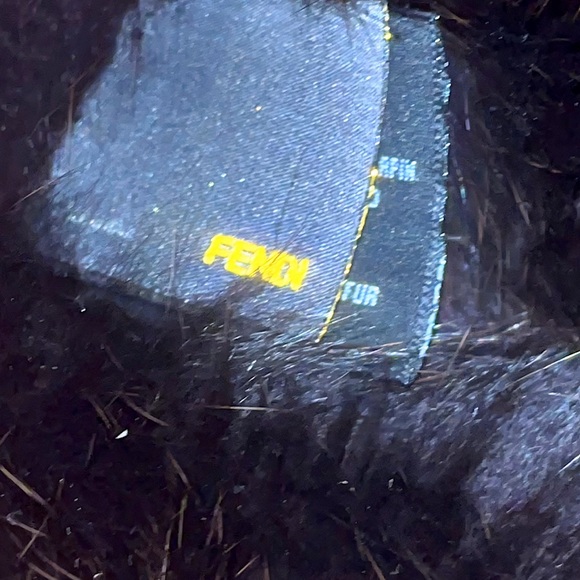 Authentic FENDI Silk Pecan Stripe Fox & Rabbit Fur Shawl - Picture 9 of 16